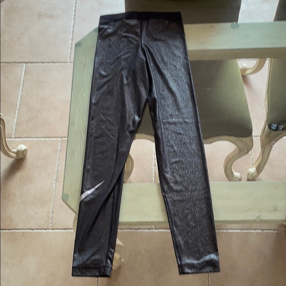 Nike Pro Leggings (Size Small) - Picture 2 of 4